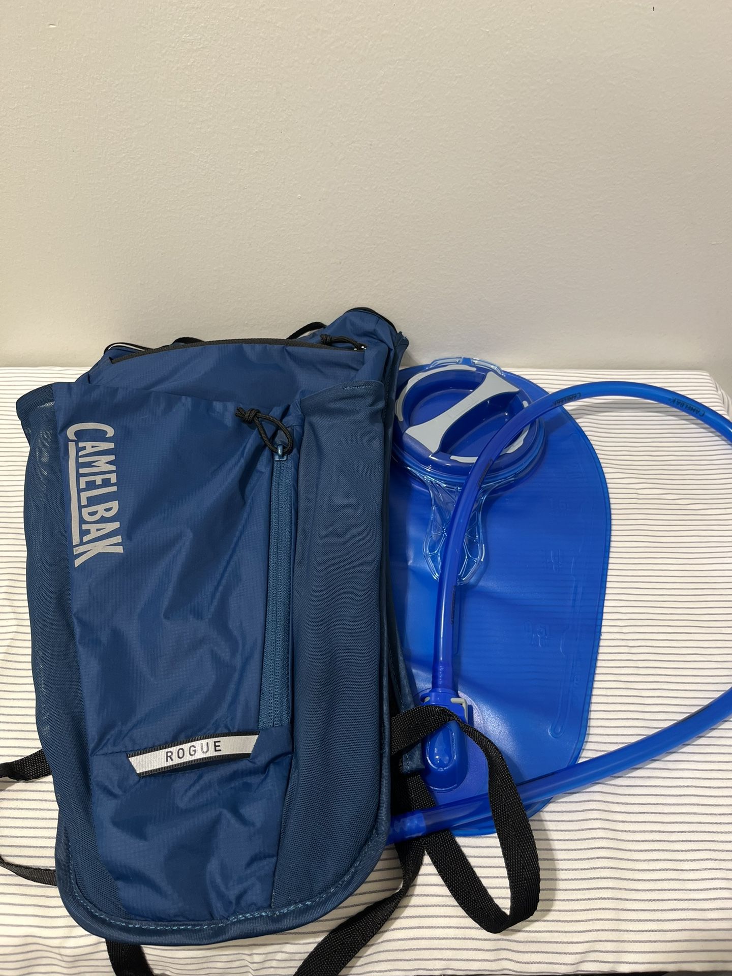 Camelbak 2.0 2L Rogue Hydration Backpack