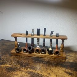 Vintage Pipe Holder And 6 Vintage Pipes