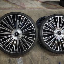 22" New Staggerd Wheels With New Tires For MERCEDES BENZ S560