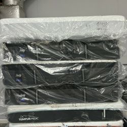 MATTRESS California King Sealy Stearns & Foster