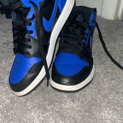  Air Jordan 1 Mid “Game Royal” sneakers.