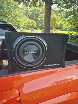 Pioneer 10" subwoofer and box 1200 watts max