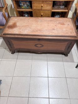 Cedar-lined wood storage chest