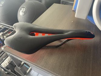 Astvte Italia Skylite VT Saddle Black/Red