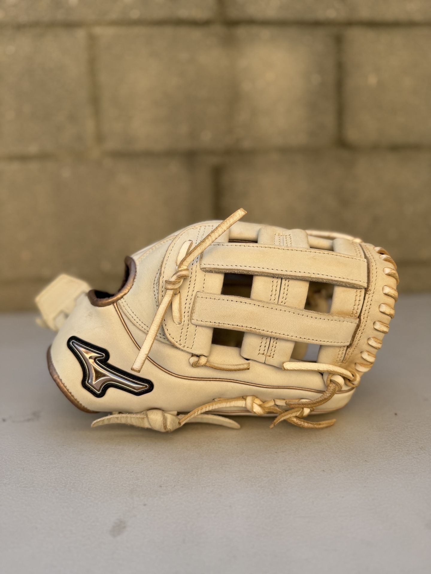 Mizuno Mvp Select Series Fastpitch Softball Glove