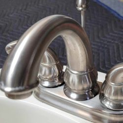 5 Piece Off-White Bathroom Fixtures Package “Like NEW” condition