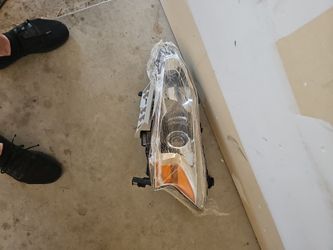 Nissan Altima Passenger Headlight 