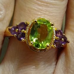 Size 6 New In Box 18k Yellow Gold Genuine Peridot Ring! 💍 💚