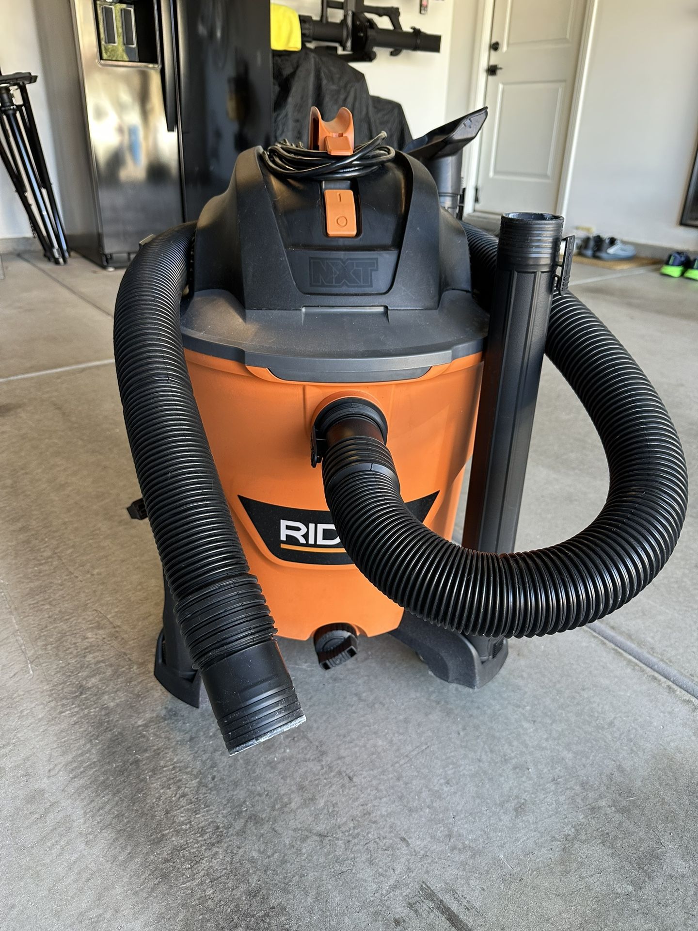Rigid 12 Gal Wet Dry Vacuum