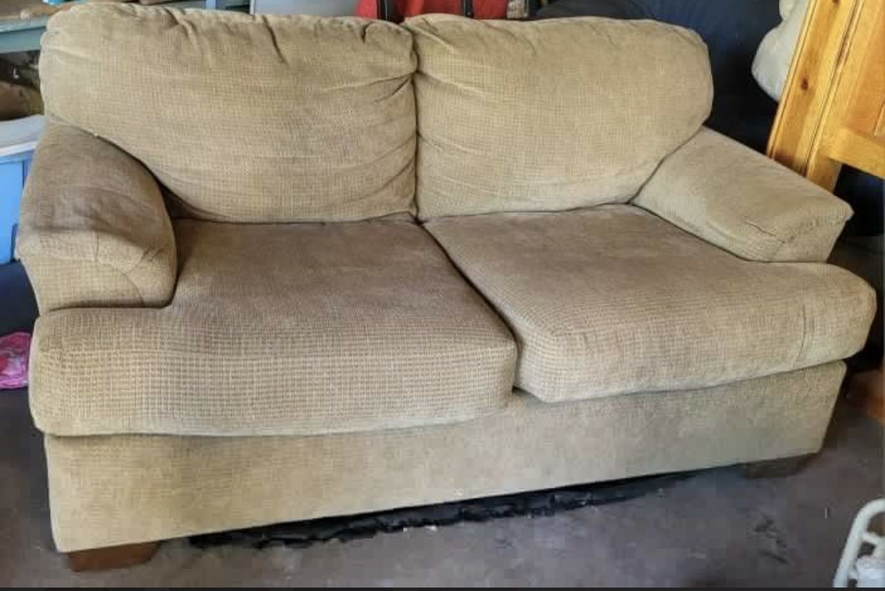 Sofa (loveseat)