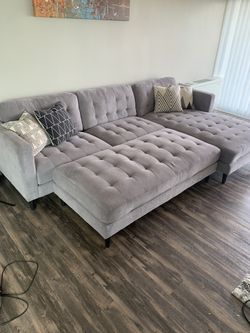 Sectional Couch With Ottoman