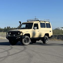 Landcruiser troop Carrier