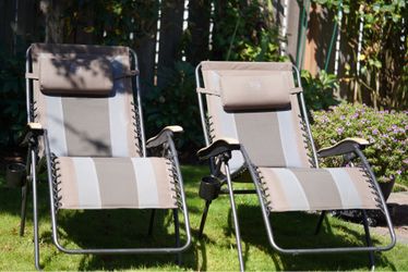 Zero Gravity Lounge Chairs