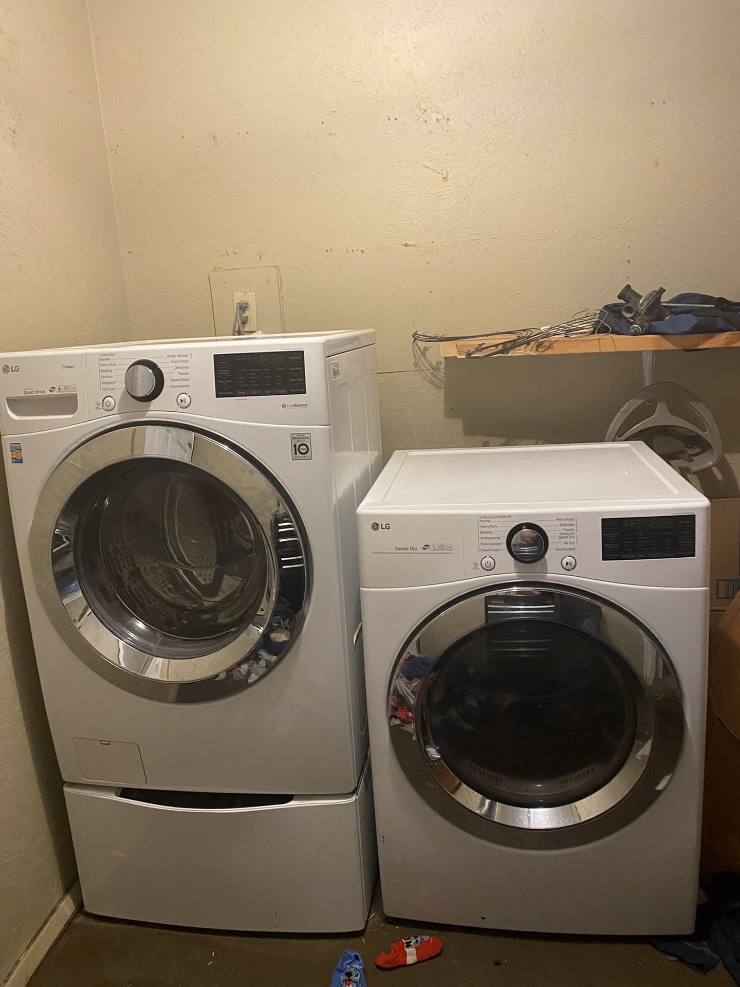 Smart LG  Front Load Washer And Dryer W/1cu. ft.  Washer Pedestal