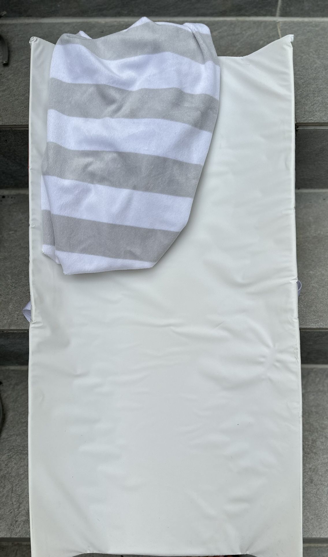 Munchkin Secure Grip Baby Diaper Changing Pad for Dresser, Waterproof and Wipeable, Contoured