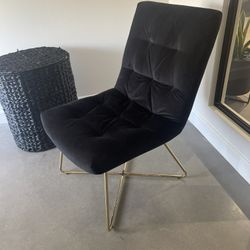 6 Velvet dining or sitting chairs