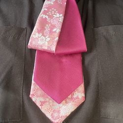 Women design tie