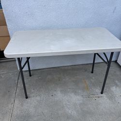 Samsonite Folding Table 48x24