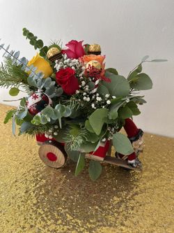 Christmas Fresh Flower Arrangement With Santa
