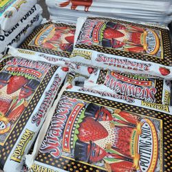 FoxFarm Strawberry Fields Potting Soil 1.5 Cu Ft 
