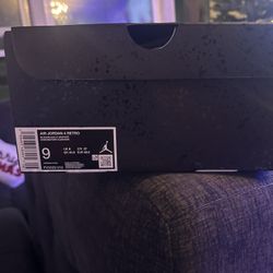 Jordan Retro 4 Black Cat 