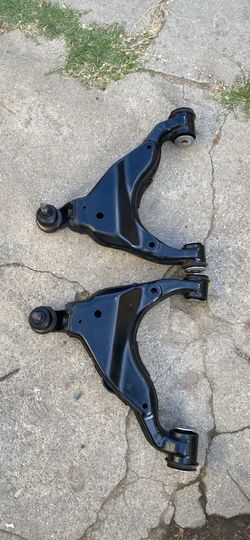 Lower control arms OEM  2023 Toyota Tacoma TRD great condition