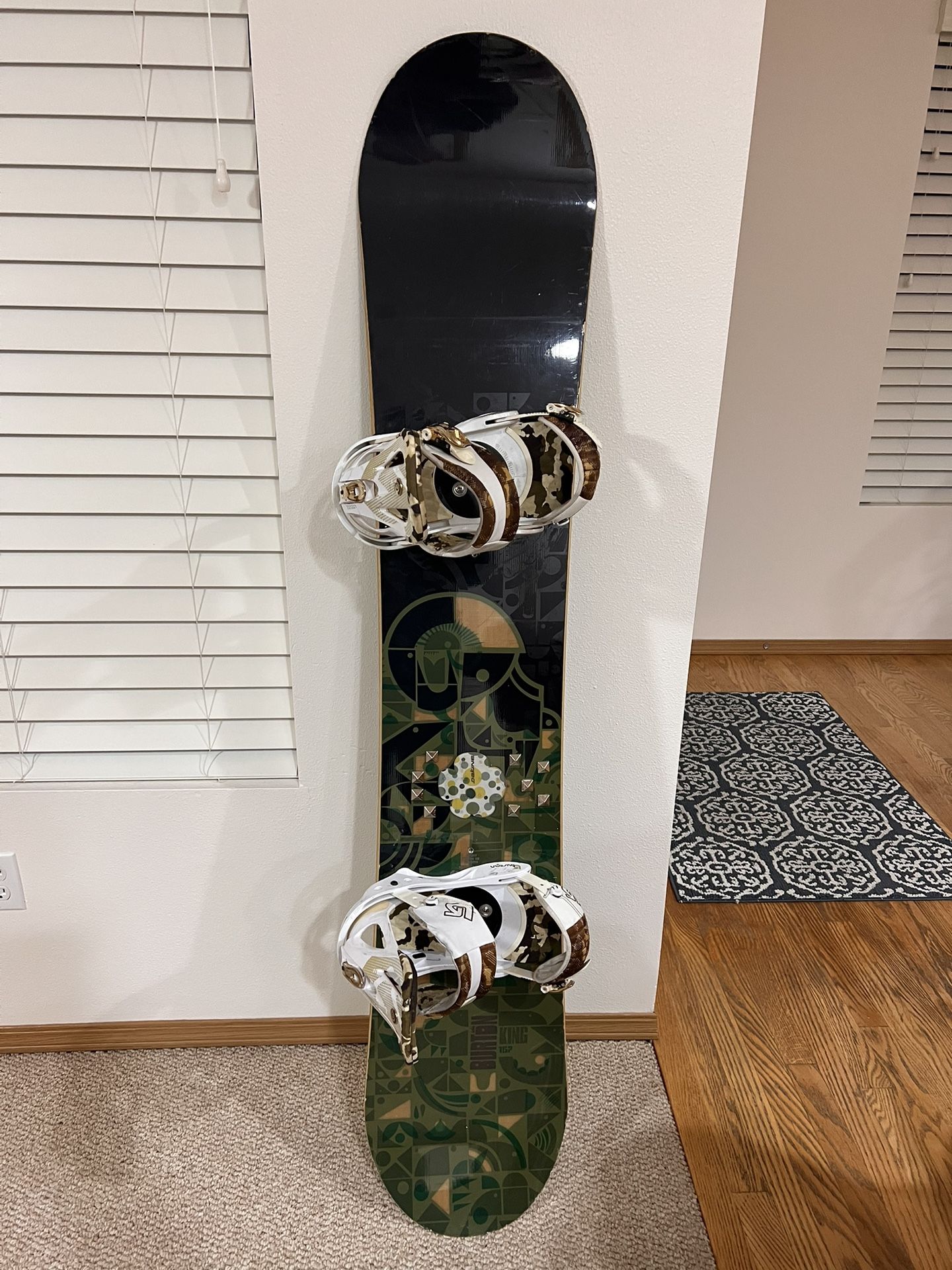 Burton King Snowboard + Burton Mission Bindings
