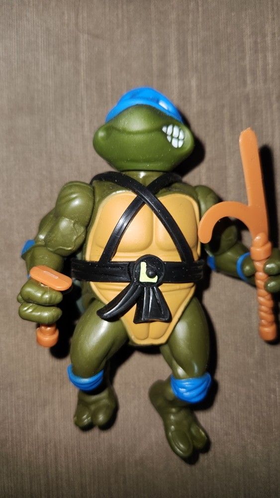 Teenage Mutant Ninja Turtles Retro Leonardo 