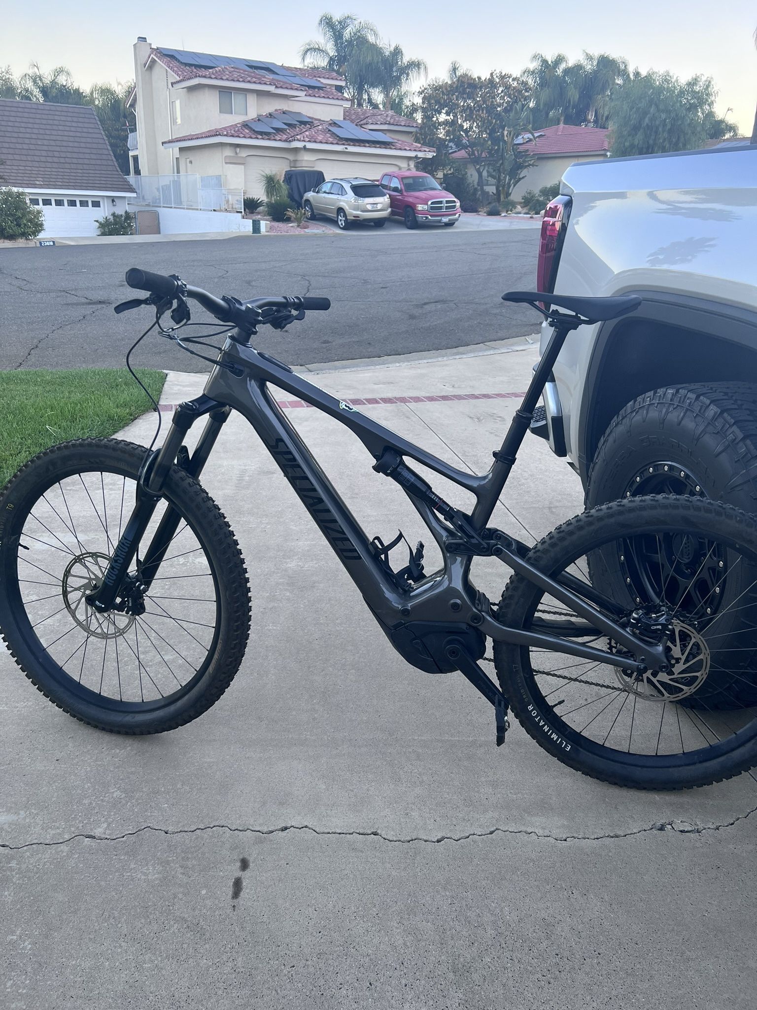 Specialized Comp Carbon Levo