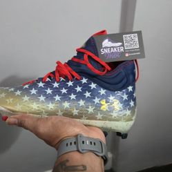 🏈Underarmour Spotlight Lux MC LE USA Cleats Size 10.5–Rare Heat🔥