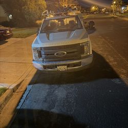 Ford F-250 White Crew Cab