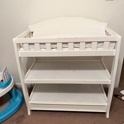 Changing Table With 2 Mattresses 
