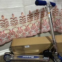 Scooter 6 To 7 Years Old $30