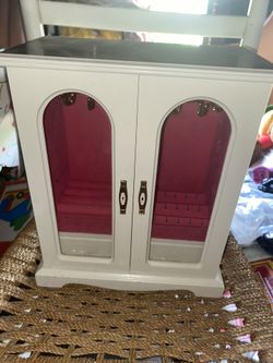 London leather jewelry box