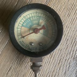Vintage Gas Mileage-Idle Vacuum Scale" Gauge