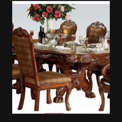 BEAUTIFUL DINING TABLE FOR 8 