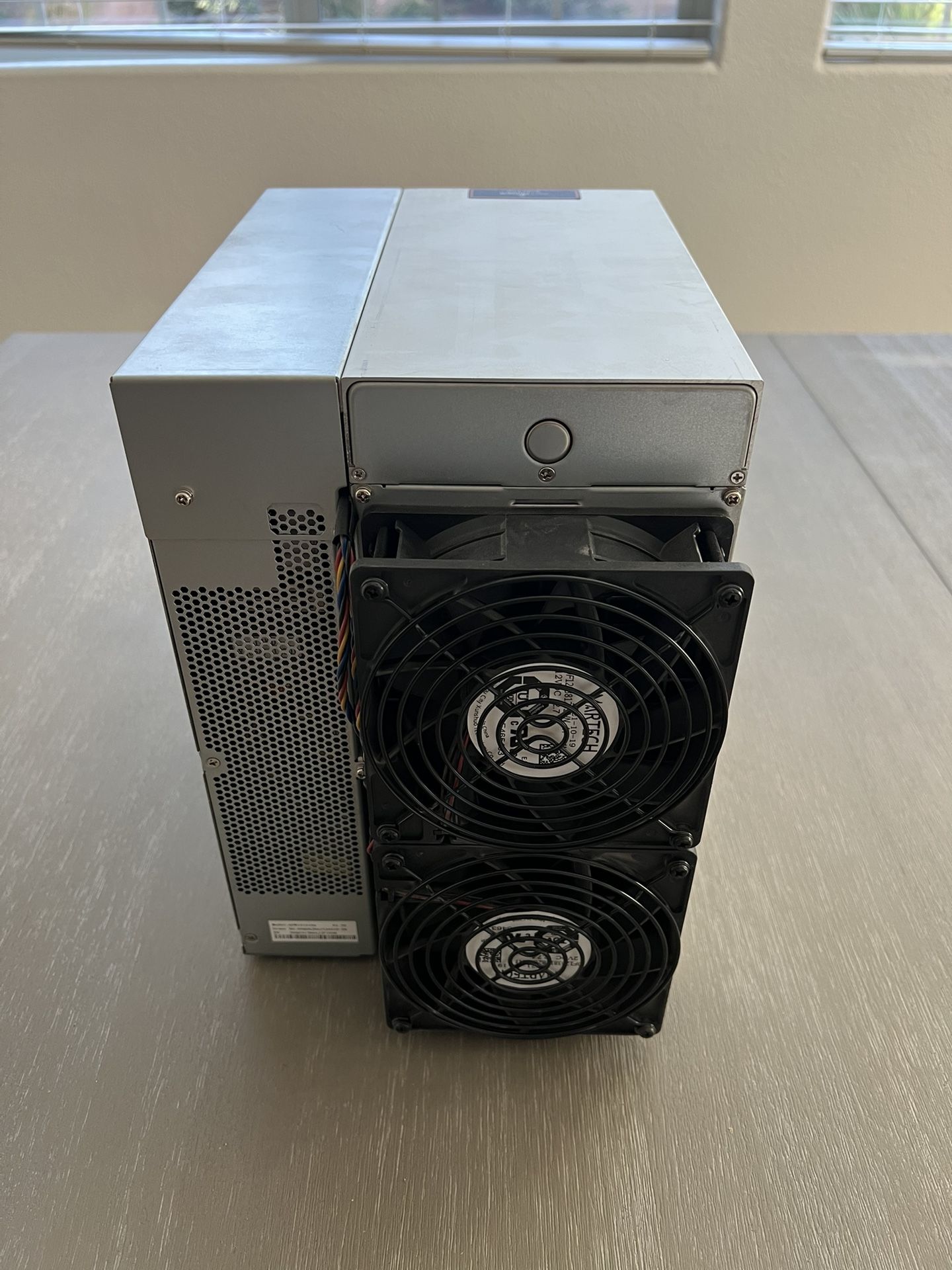 Bitmain Antminer S19 Pro 110TH 3250W Bitcoin Miner White