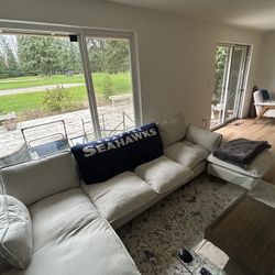 Comfy Couch! Can Lay Down Fully