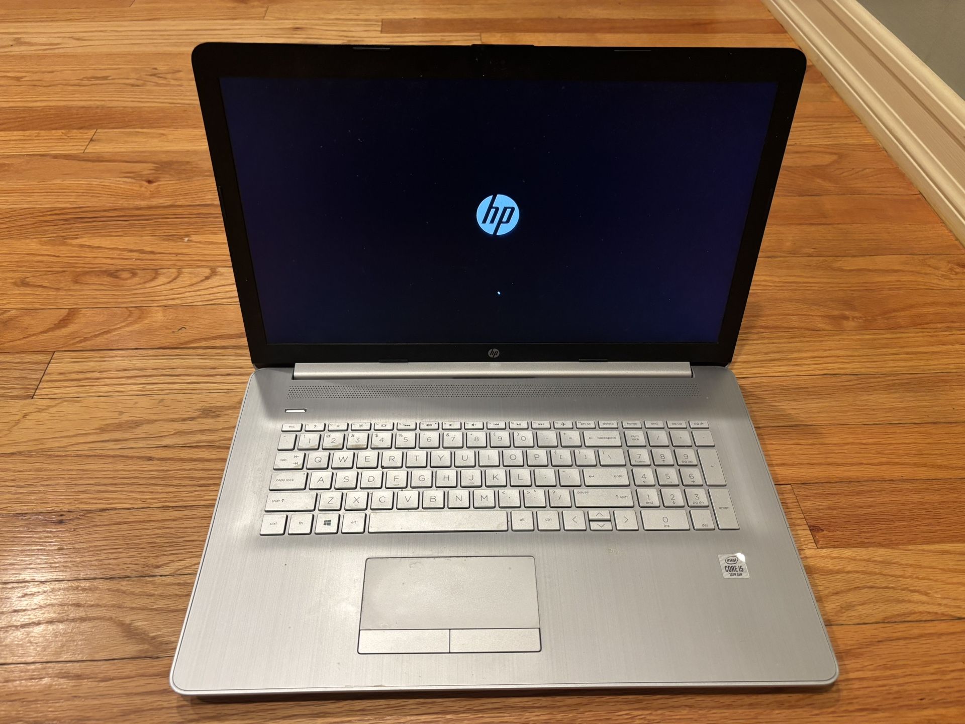 HP PAVILION 17 INCH LAPTOP 1 TB HARD DISK 12 GIG RAM INTEL i5 WITH BOX