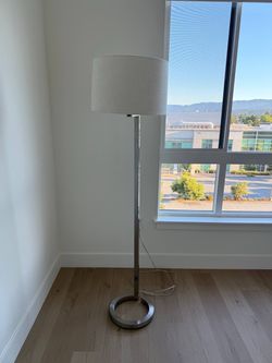 Elegant Tall Floor Lamp – Perfect for Any Room