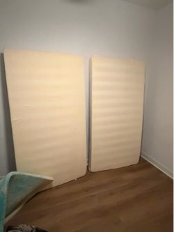 Twin mattresses