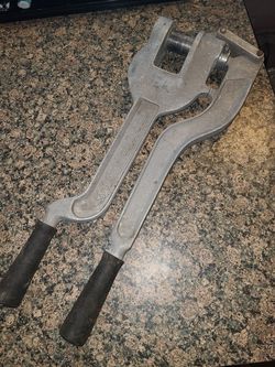 Metal stud punch