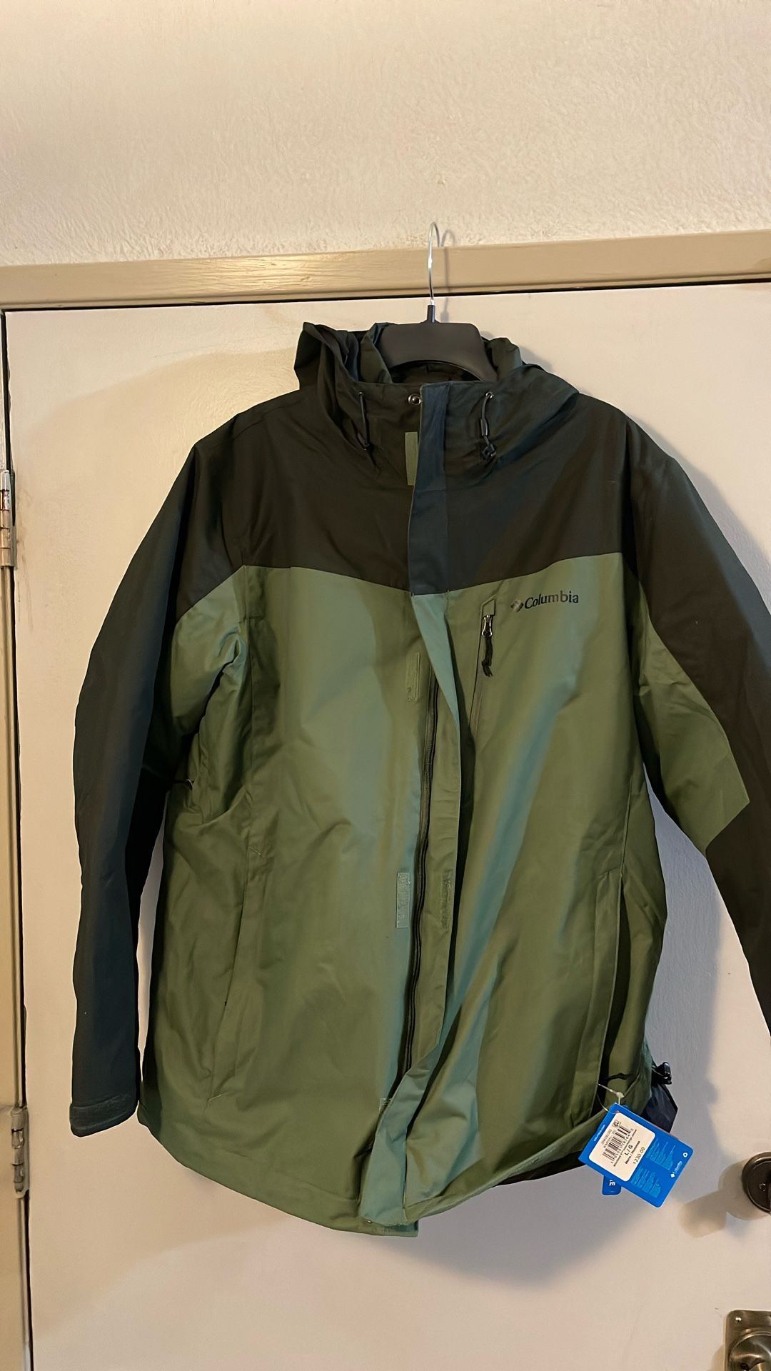 NWT Columbia Jacket Large. No Deliveries