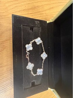 A  beautiful bracelet for sell