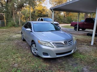 Toyota Camry LE *GREAT CAR*