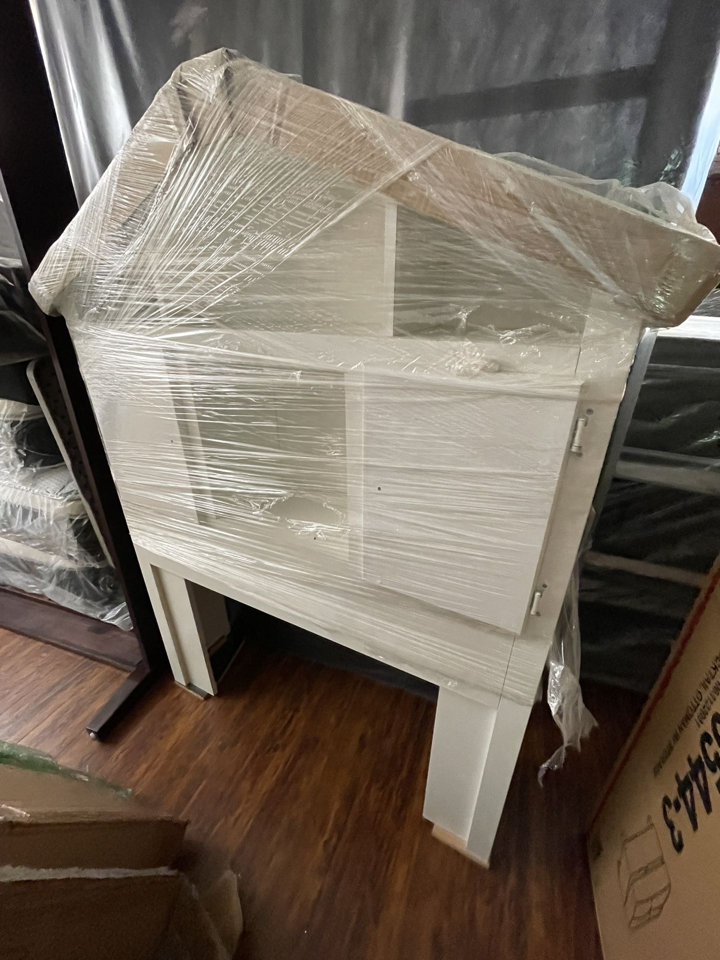 TWIN HEADBOARD PICK UP TODAY