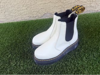 Dr. Martens 2976 Platform Chelsea Boots – White – Women’s Size 8 need gone asap