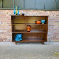 Mid Century Modern Walnut Bookshelf Bookcase Display Shelf Vintage 