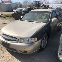 2001 Nissan Altima GXE 4 Cyl 2.4L Car Parts