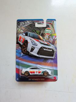 Hot Wheels 2017 Nissan GT-R (R35) Silver Series
